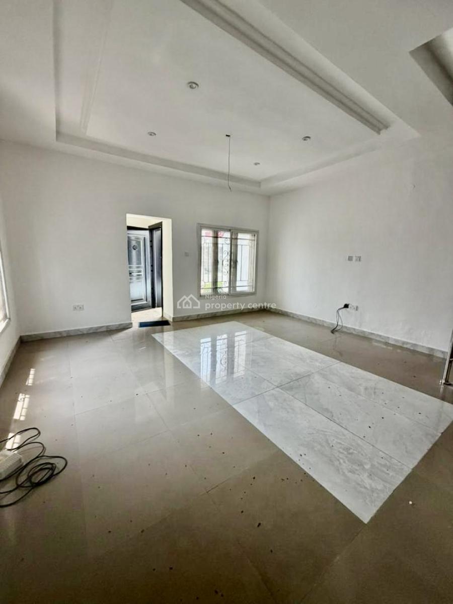 Well Maintained Spacious, Chevron Drive, Lekki, Lagos, Terraced Duplex for Rent