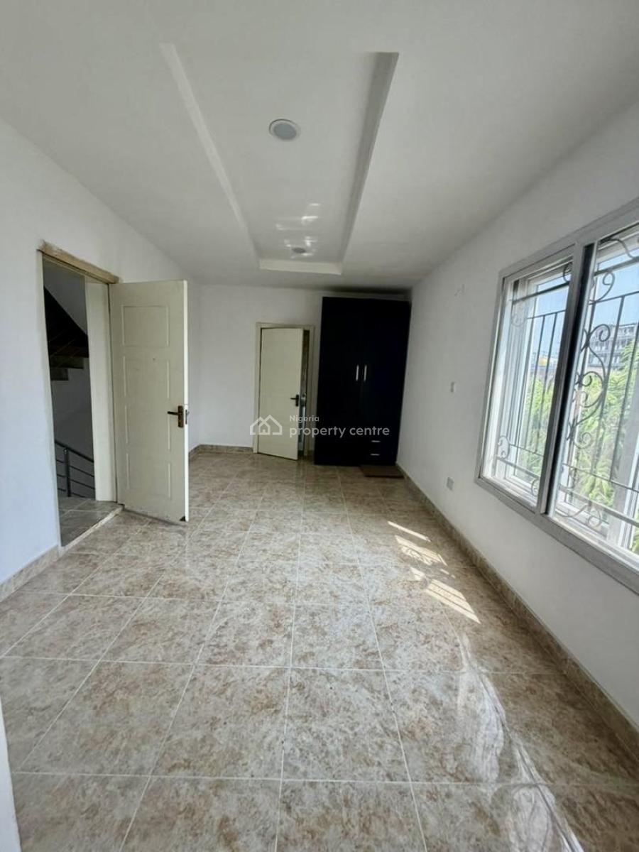 Well Maintained Spacious, Chevron Drive, Lekki, Lagos, Terraced Duplex for Rent