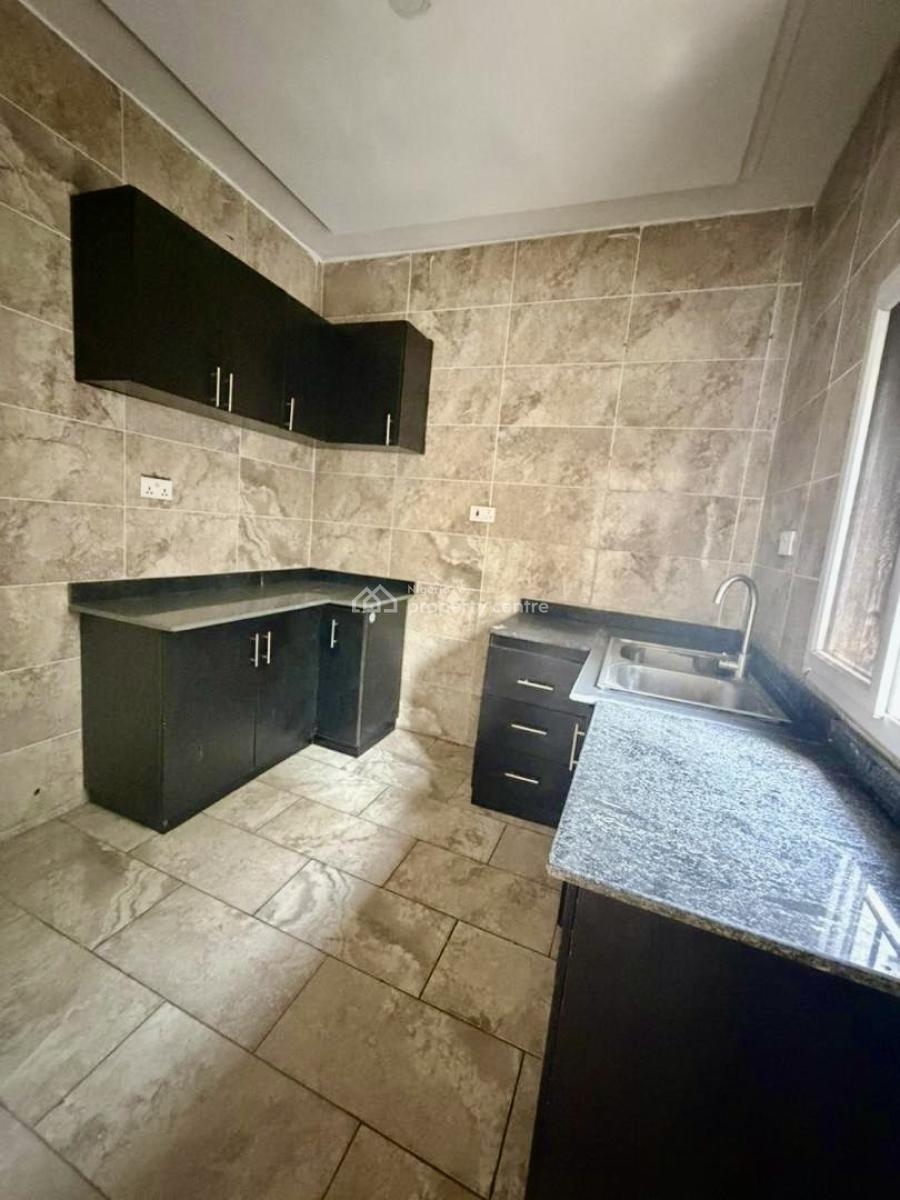 Well Maintained Spacious, Chevron Drive, Lekki, Lagos, Terraced Duplex for Rent