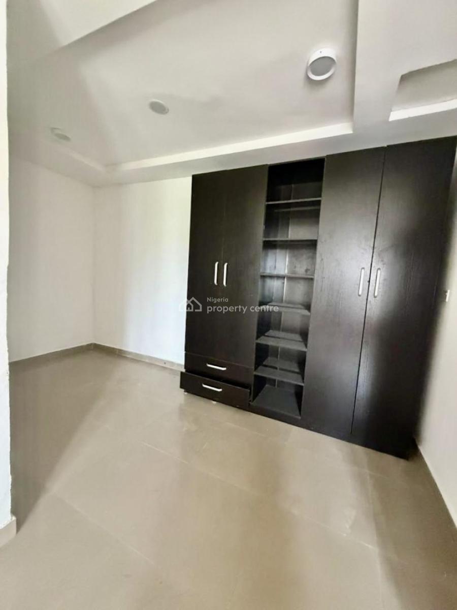 Well Maintained Spacious, Chevron Drive, Lekki, Lagos, Terraced Duplex for Rent