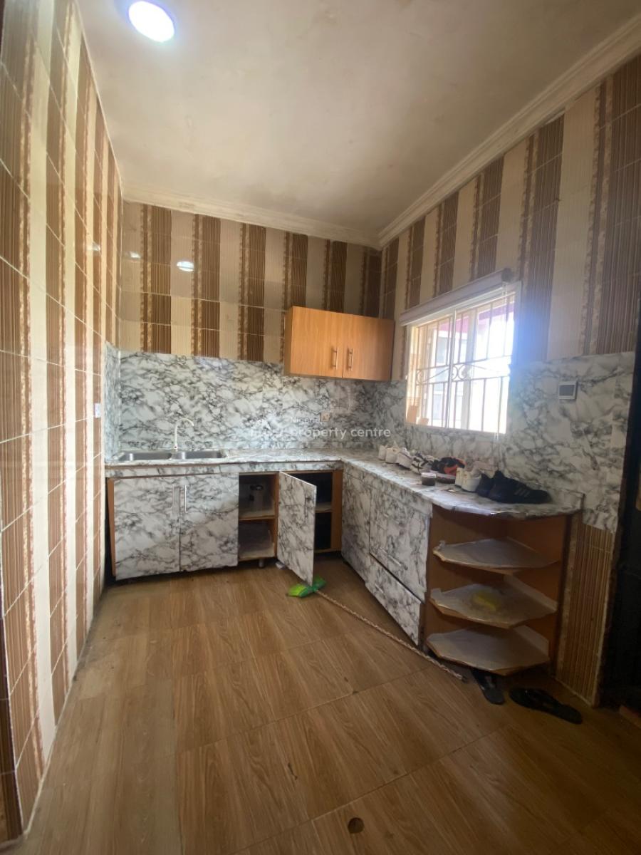Lovely 2 Bedroom with Constant Light, By Abraham Adesanya, Ajah, Lagos, Flat / Apartment for Rent