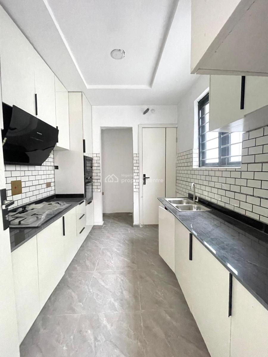 2 Bedroom 2 Bath2cars  Fully Serviced Apartment, Ikate, Lekki, Lagos, Block of Flats for Sale