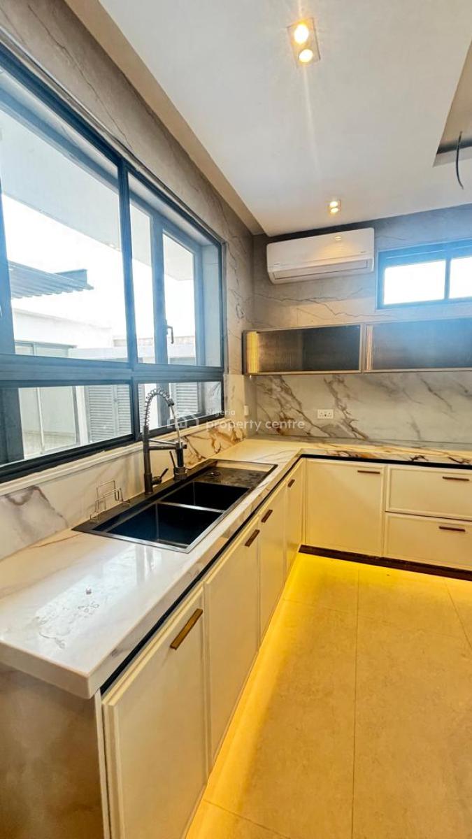 Contemporary 6 Bedroom  Fully Detached with a Penthouse + Pool + 2 Bq, Banana Island, Ikoyi, Lagos, Detached Duplex for Sale