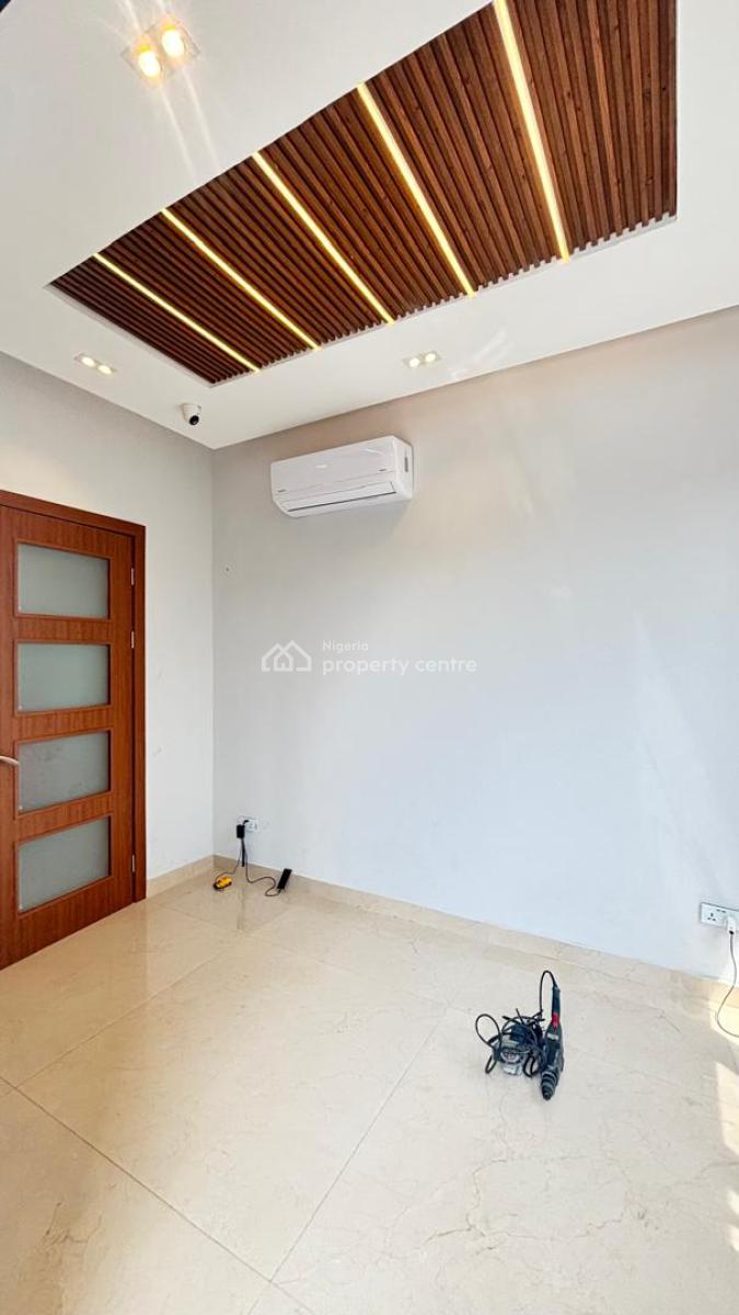 Contemporary 6 Bedroom  Fully Detached with a Penthouse + Pool + 2 Bq, Banana Island, Ikoyi, Lagos, Detached Duplex for Sale