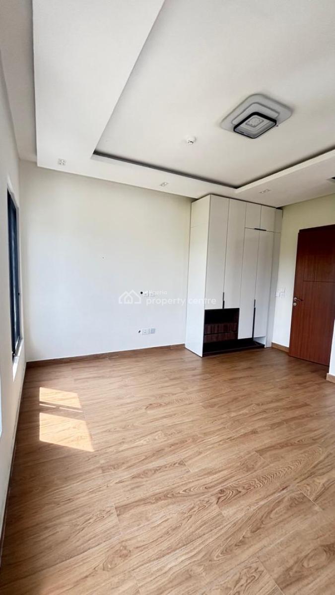 Contemporary 6 Bedroom  Fully Detached with a Penthouse + Pool + 2 Bq, Banana Island, Ikoyi, Lagos, Detached Duplex for Sale