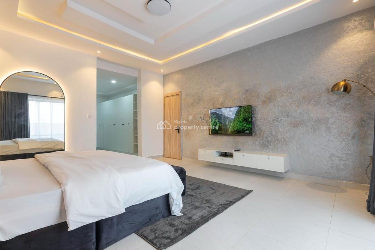 Luxurious 3 Bedroom Penthouse with Rooftop Gym, Tokunbo Omisore, Off Admiralty Way, Lekki Phase 1, Lekki, Lagos, Flat / Apartment Short Let