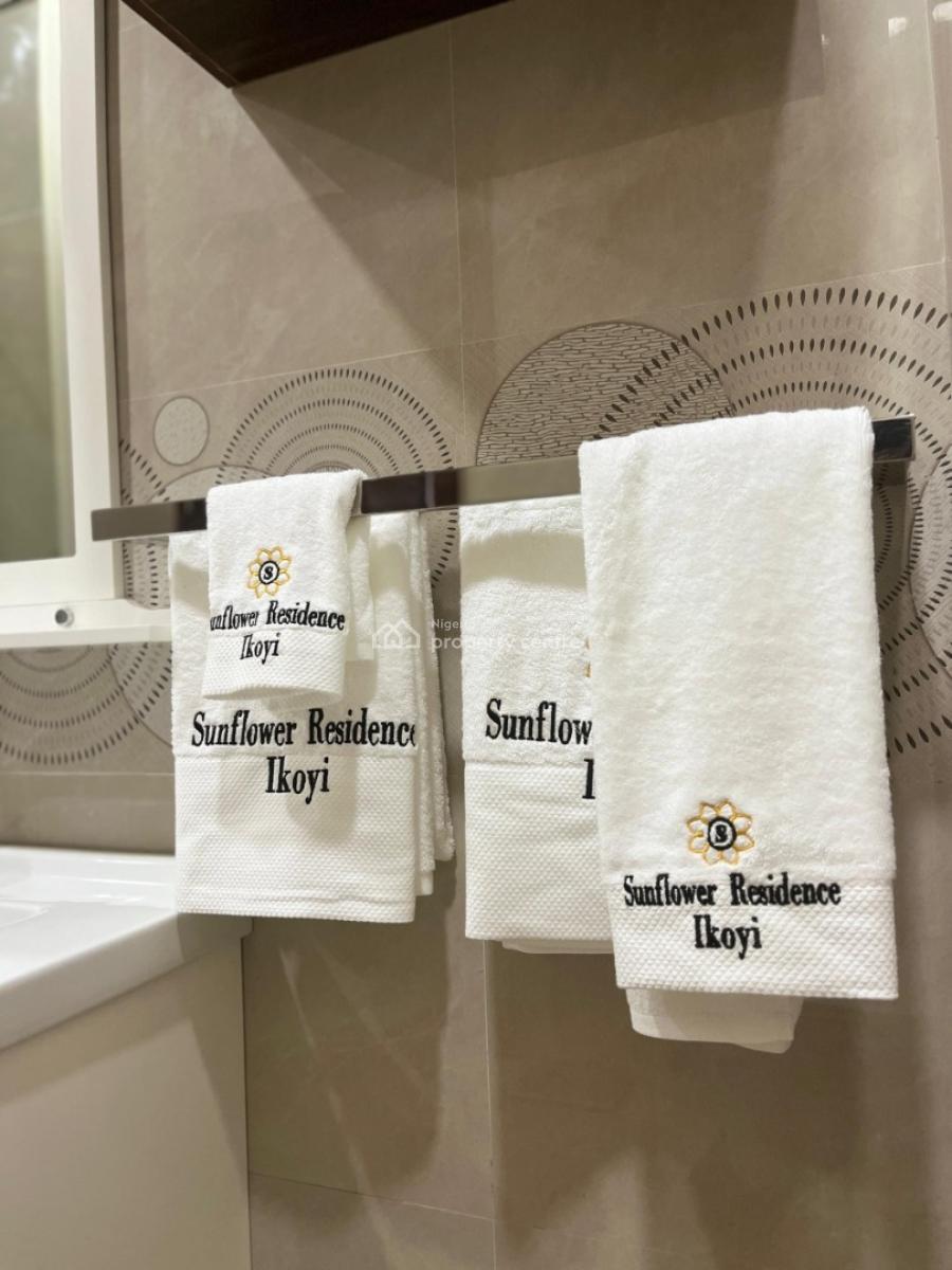 Nicely Furnished 4 Bedroom Apartment, Ikoyi, Lagos, Flat / Apartment Short Let