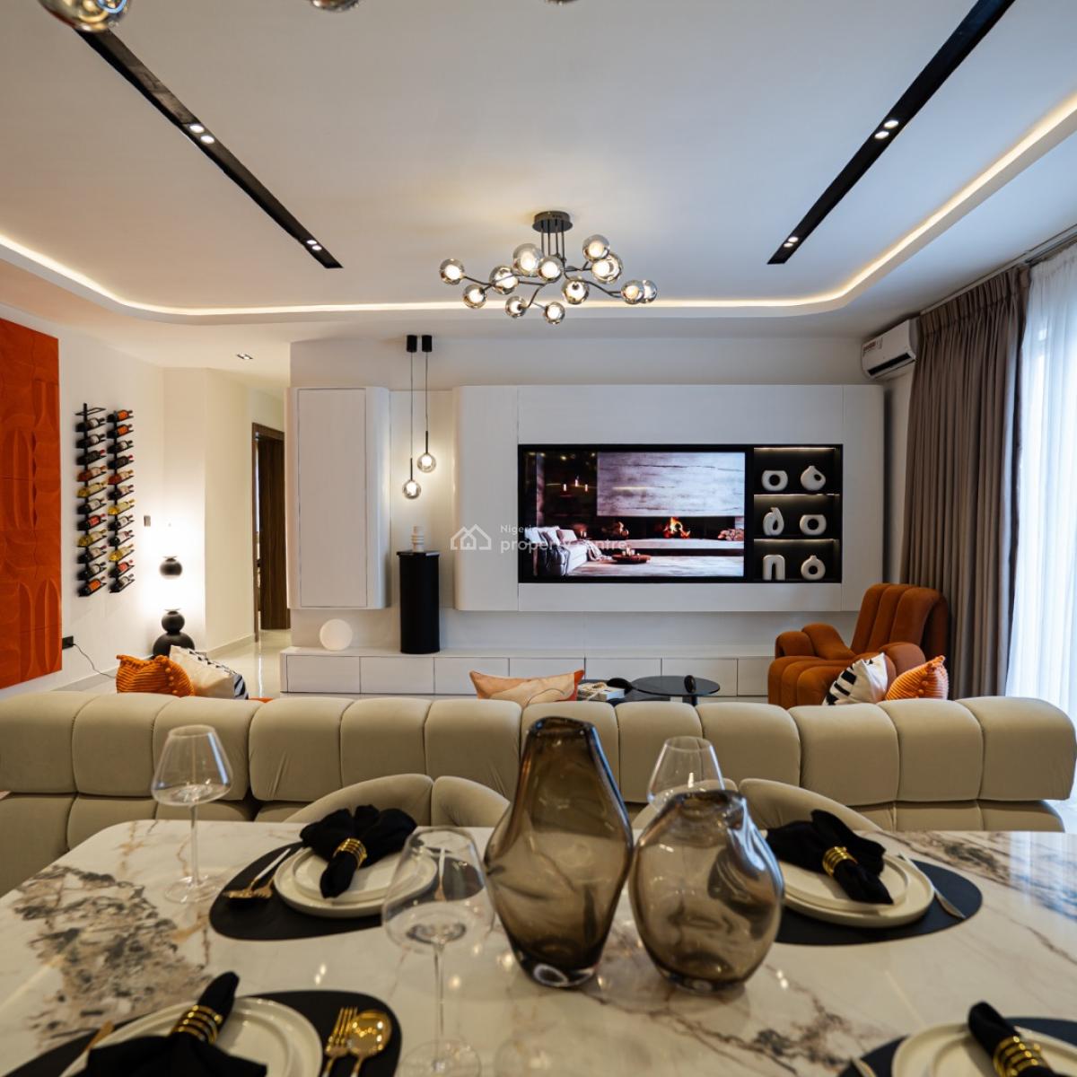 2 Bedrooms Luxury Apartment with Gym and Pool, Lekki Phase 1, Lekki, Lagos, Flat / Apartment Short Let