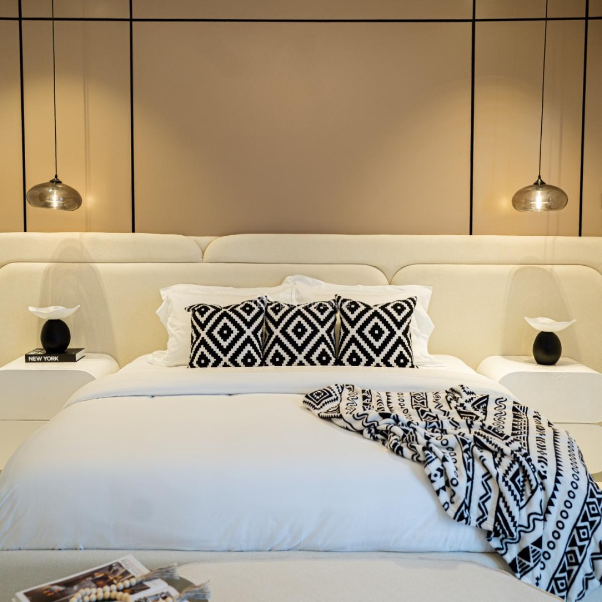 2 Bedrooms Luxury Apartment with Gym and Pool, Lekki Phase 1, Lekki, Lagos, Flat / Apartment Short Let