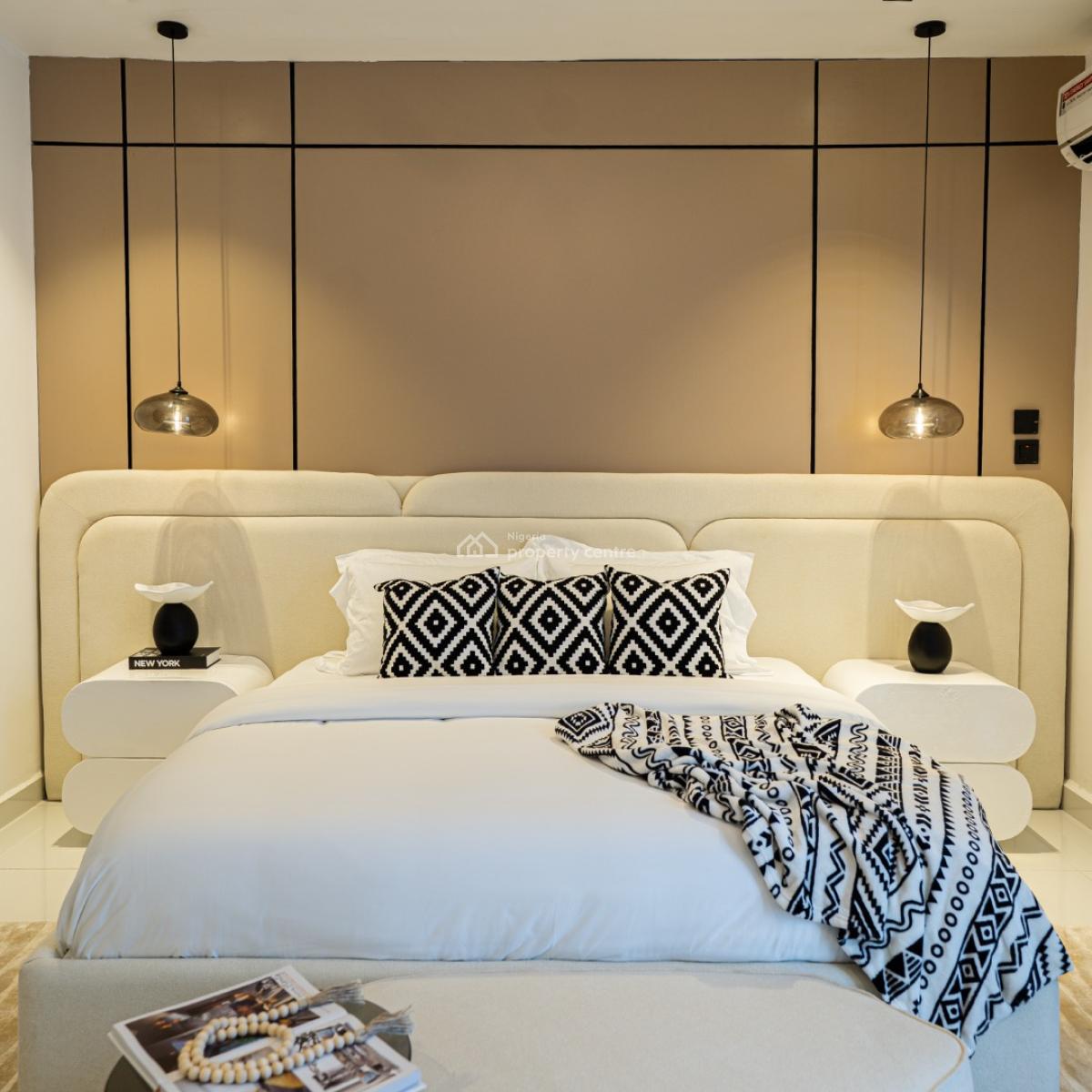 2 Bedrooms Luxury Apartment with Gym and Pool, Lekki Phase 1, Lekki, Lagos, Flat / Apartment Short Let