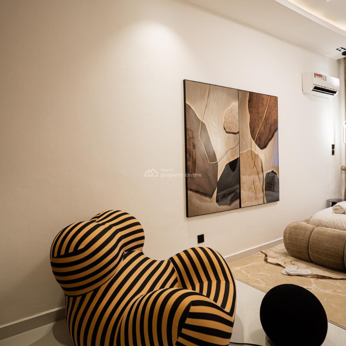 2 Bedrooms Luxury Apartment with Gym and Pool, Lekki Phase 1, Lekki, Lagos, Flat / Apartment Short Let