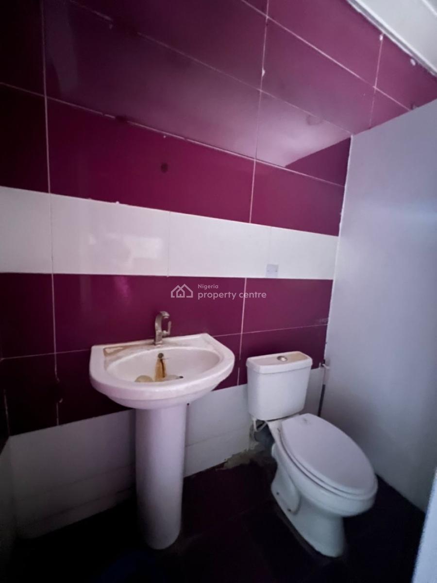 Prime Shop with Outward Display Facing Road in a Busy Place, Off Admiralty Way, Lekki Phase 1, Lekki, Lagos, Shop for Rent