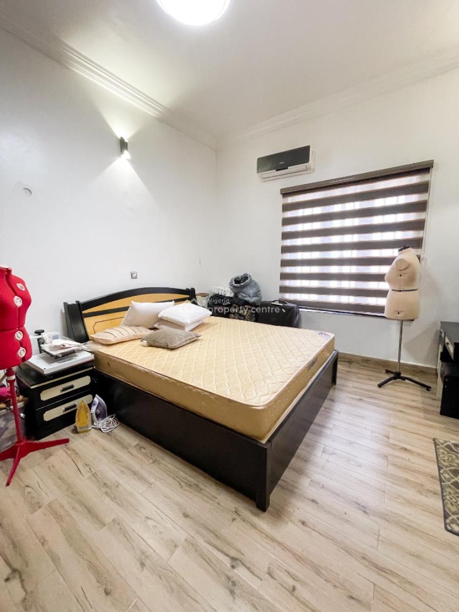 2 Bedroom Flat, Lekki Phase 1, Lekki, Lagos, Flat / Apartment for Rent