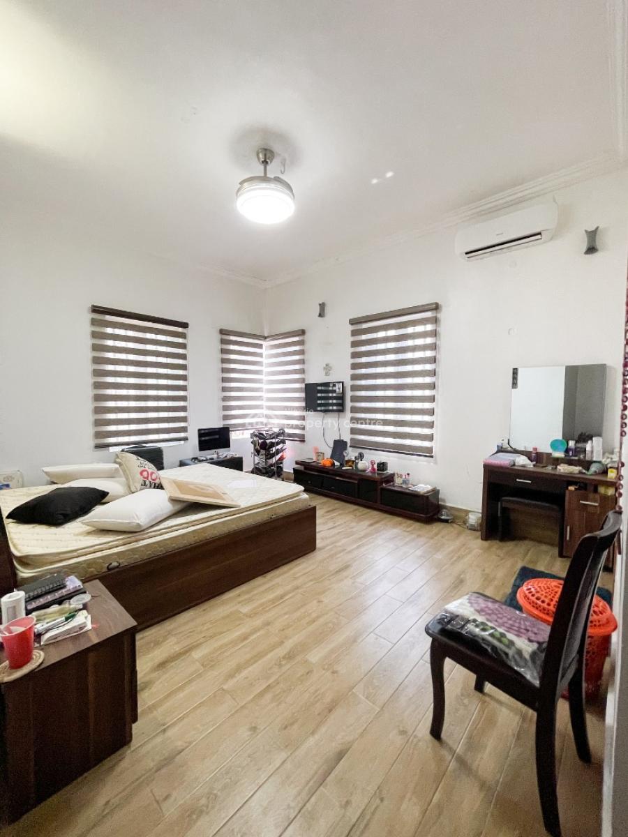 2 Bedroom Flat, Lekki Phase 1, Lekki, Lagos, Flat / Apartment for Rent