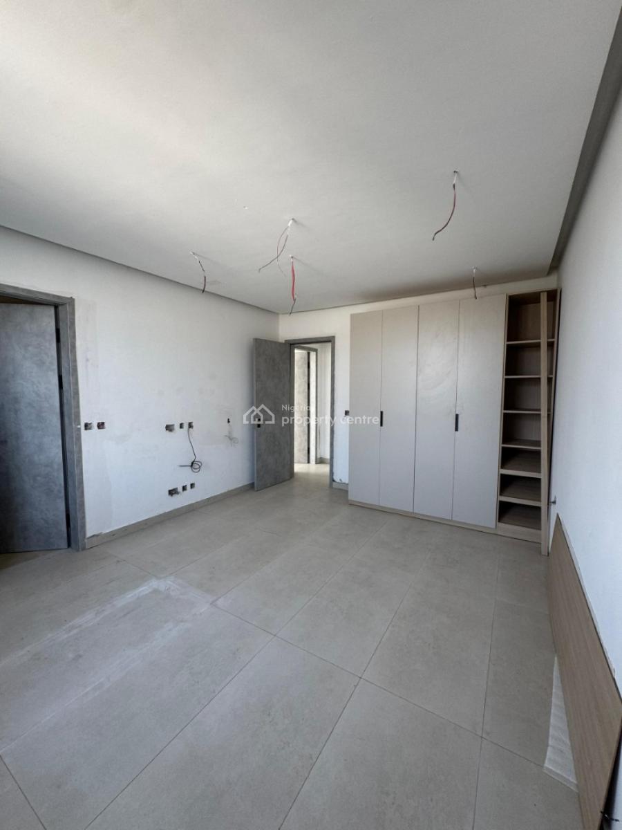 Newly Built 2 Bedroom Apartment with Rooftop Swimming Pool,, Highly Sought-after Luxury Home Within a Serene Environment, Lekki Phase 1, Lekki, Lagos, Flat / Apartment for Sale