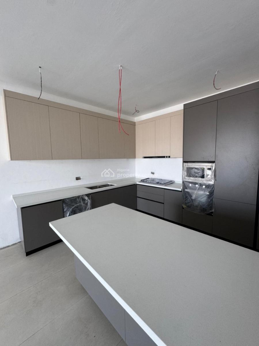 Newly Built 2 Bedroom Apartment with Rooftop Swimming Pool,, Highly Sought-after Luxury Home Within a Serene Environment, Lekki Phase 1, Lekki, Lagos, Flat / Apartment for Sale