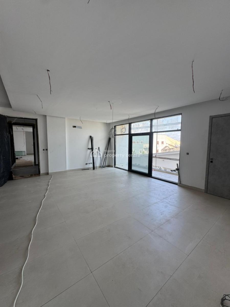 Newly Built 2 Bedroom Apartment with Rooftop Swimming Pool,, Highly Sought-after Luxury Home Within a Serene Environment, Lekki Phase 1, Lekki, Lagos, Flat / Apartment for Sale