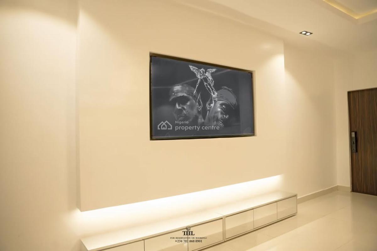 Nicely Furnished 2 Bedroom Apartment, Lugbe District, Abuja, Flat / Apartment Short Let