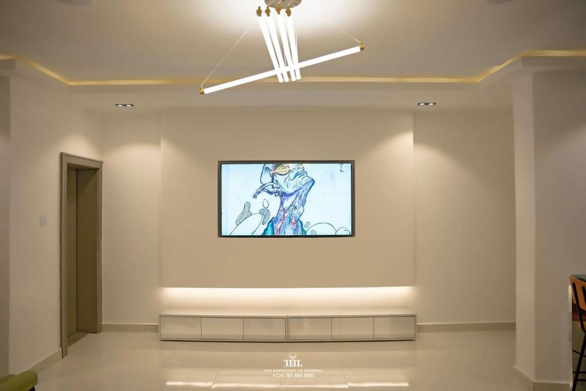 Nicely Furnished 2 Bedroom Apartment, Lugbe District, Abuja, Flat / Apartment Short Let