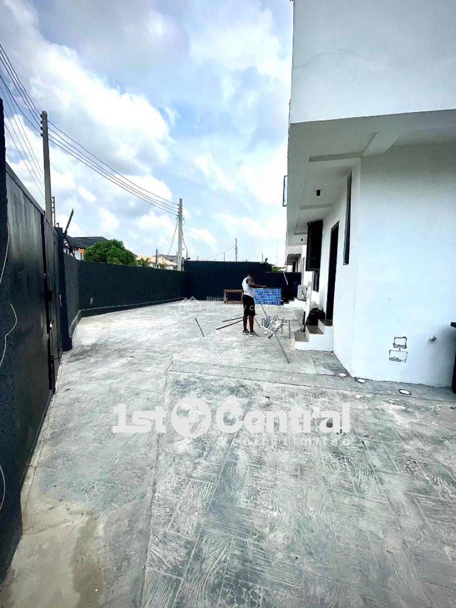 Fully Furnished 3 Bedrooms with 1 Bq Apartments, Lekki Phase 1, Lekki, Lagos, Flat / Apartment for Rent