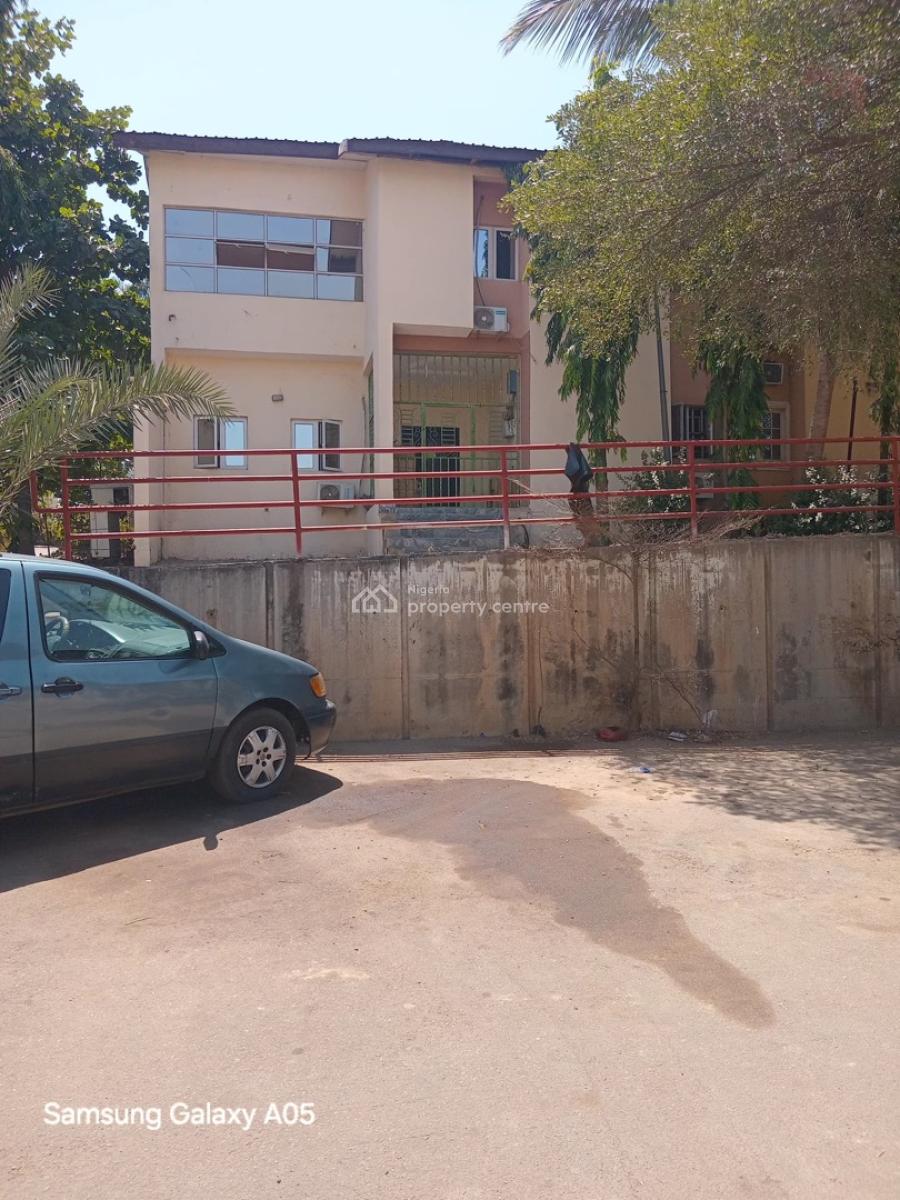 Beautiful & Spacious 3 Bedroom Terrace Duplex, Corner Piece, Wuse 2, Abuja, Terraced Duplex for Sale