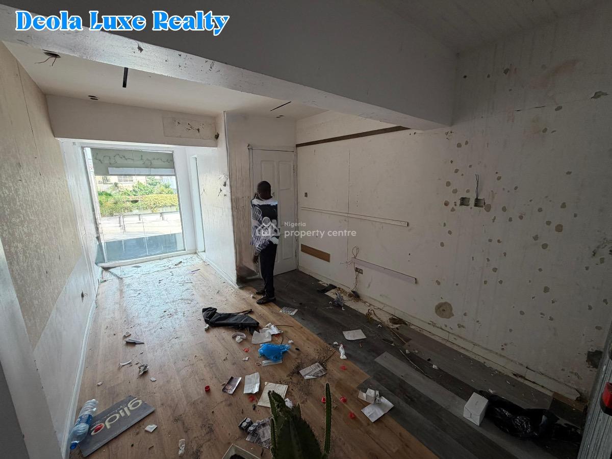 a Spacious Commercial Shop Facing a Very Busy Road, Fola Osibo Lekki Phase 1, Lekki, Lagos, Shop for Rent