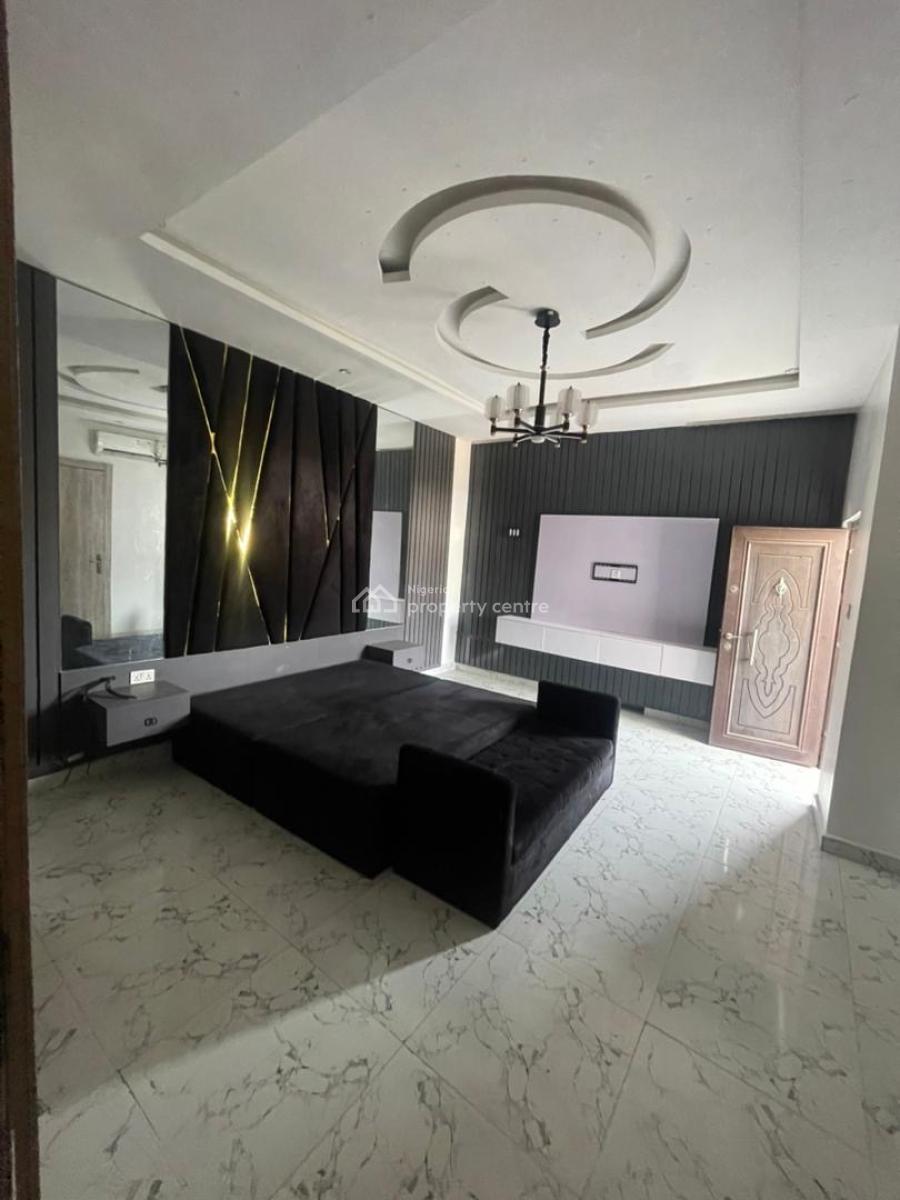 Very Spacious Master Bedroom, Van Daniel Estate, Orchid Road, Lekki, Lagos, Flat / Apartment for Rent
