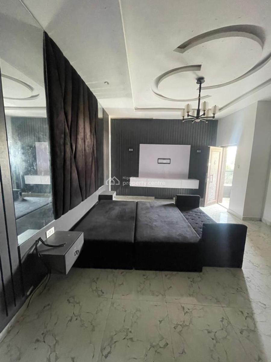Very Spacious Master Bedroom, Van Daniel Estate, Orchid Road, Lekki, Lagos, Flat / Apartment for Rent