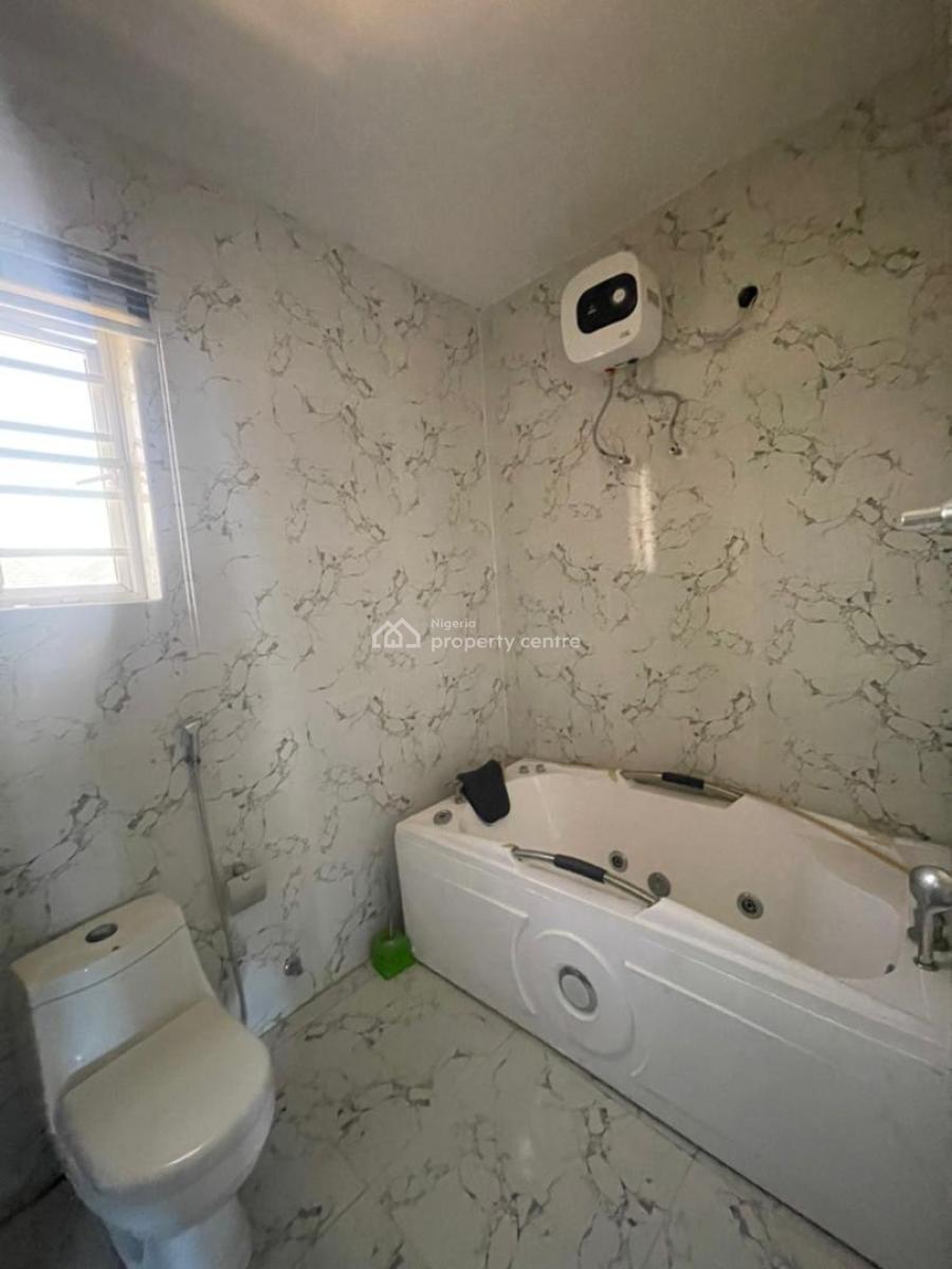 Very Spacious Master Bedroom, Van Daniel Estate, Orchid Road, Lekki, Lagos, Flat / Apartment for Rent