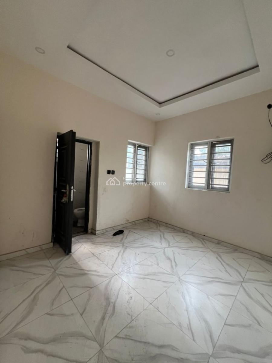 Lovely  3 Bedroom Apartment Upstairs, Ajah , Lekki, Ajah, Lagos, Flat / Apartment for Rent
