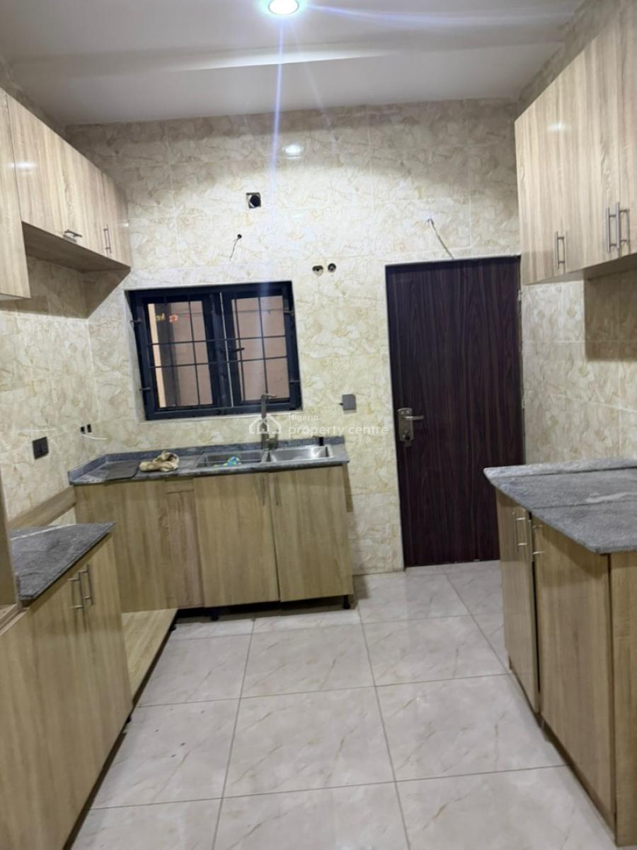 Standard 4 Bedroom Terrace Duplex, Guzape District, Abuja, Terraced Duplex for Rent