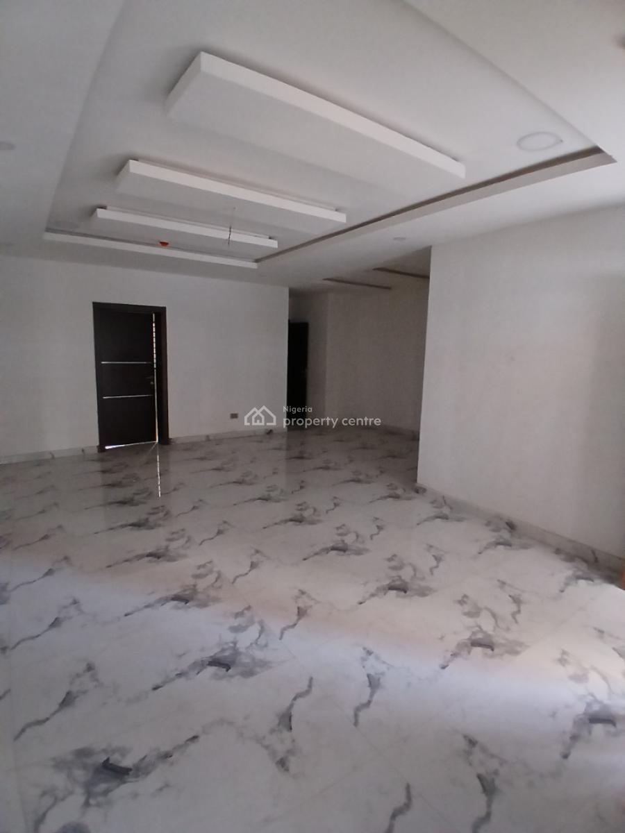 24/7 Power Supply 2 Bedroom En-suite Flat with an Enclosed Kitchen Cab, Lekki Phase 1, Lekki, Lagos, Flat / Apartment for Rent