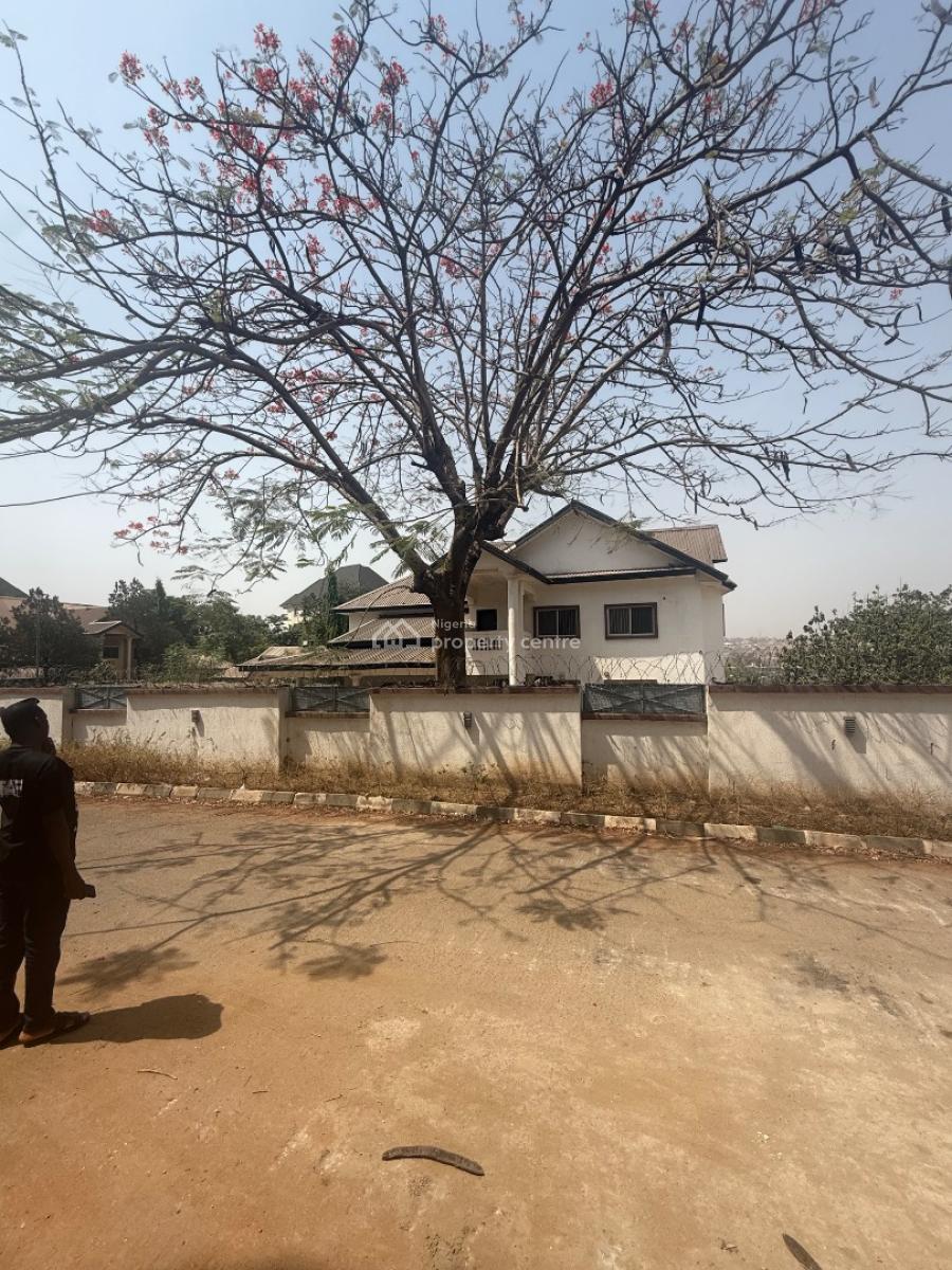 8 Bedroom Detached Duplex in a Very Large Compound with 1 Bedroom Flat, Maitama District, Abuja, Detached Duplex for Rent