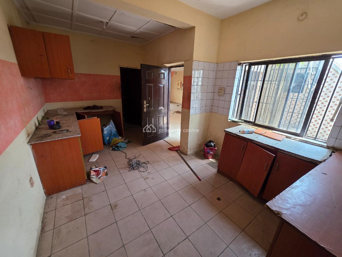 a Well Spaced 2-bedroom Flat/apartment, Utako, Abuja, Flat / Apartment for Rent