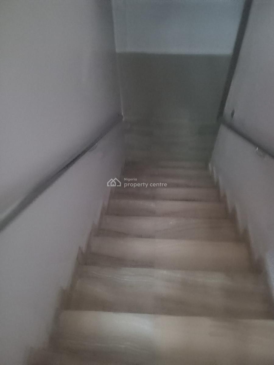 a Luxurious 6 Bedroom Duplex, Chevron Drive Carlton Gate Estate, Lekki, Lagos, Detached Duplex for Sale