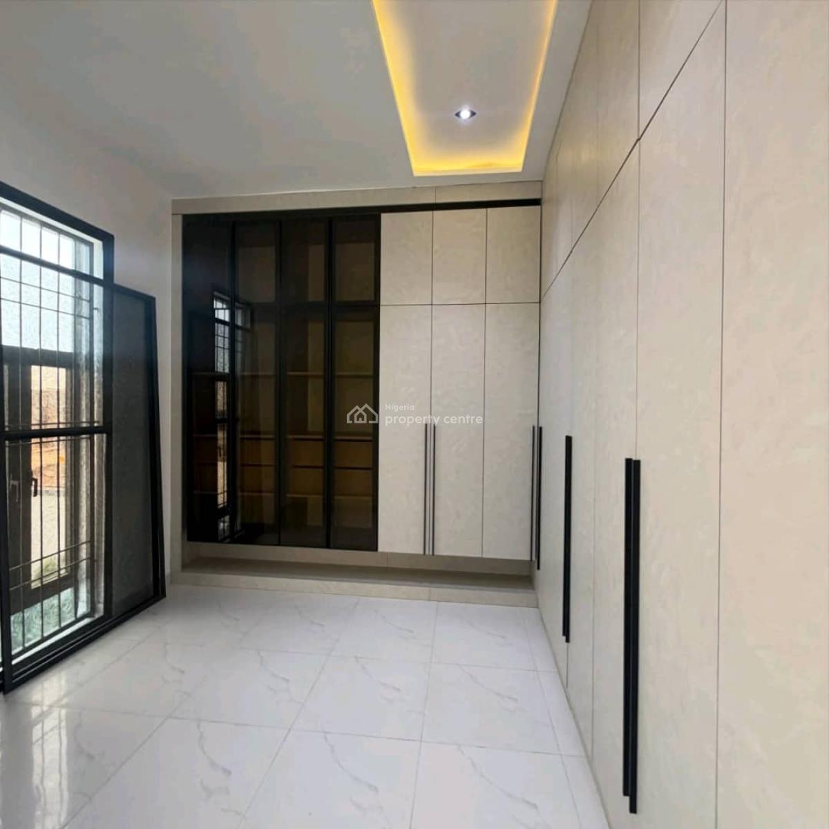 5 Bedroom Fully Detached Duplex with 2 Rooms Bq, Guzape District, Abuja, Detached Duplex for Sale