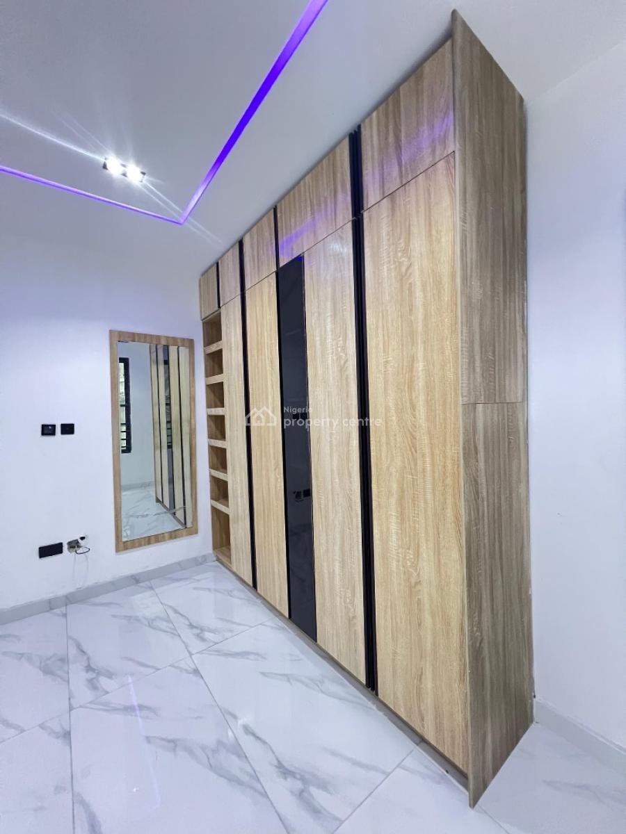 Luxury 2 Bedroom Apartment, Lekki Phase 1, Lekki, Lagos, Flat / Apartment for Sale