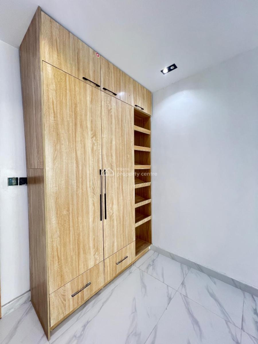 Luxury 2 Bedroom Apartment, Lekki Phase 1, Lekki, Lagos, Flat / Apartment for Sale