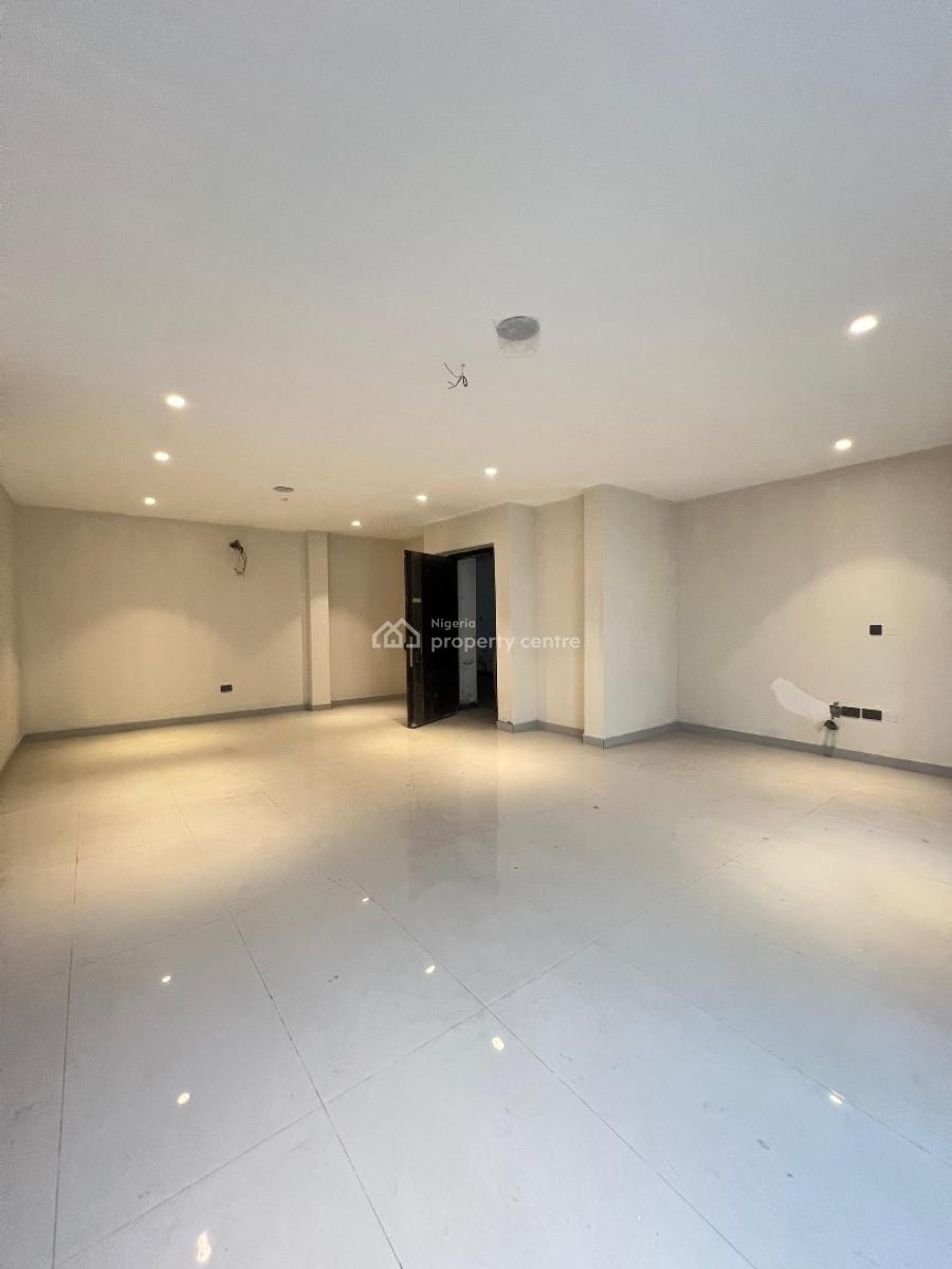 Spacious 2 Bedroom Apartment, Lekki Phase 1, Lekki, Lagos, Flat / Apartment for Sale