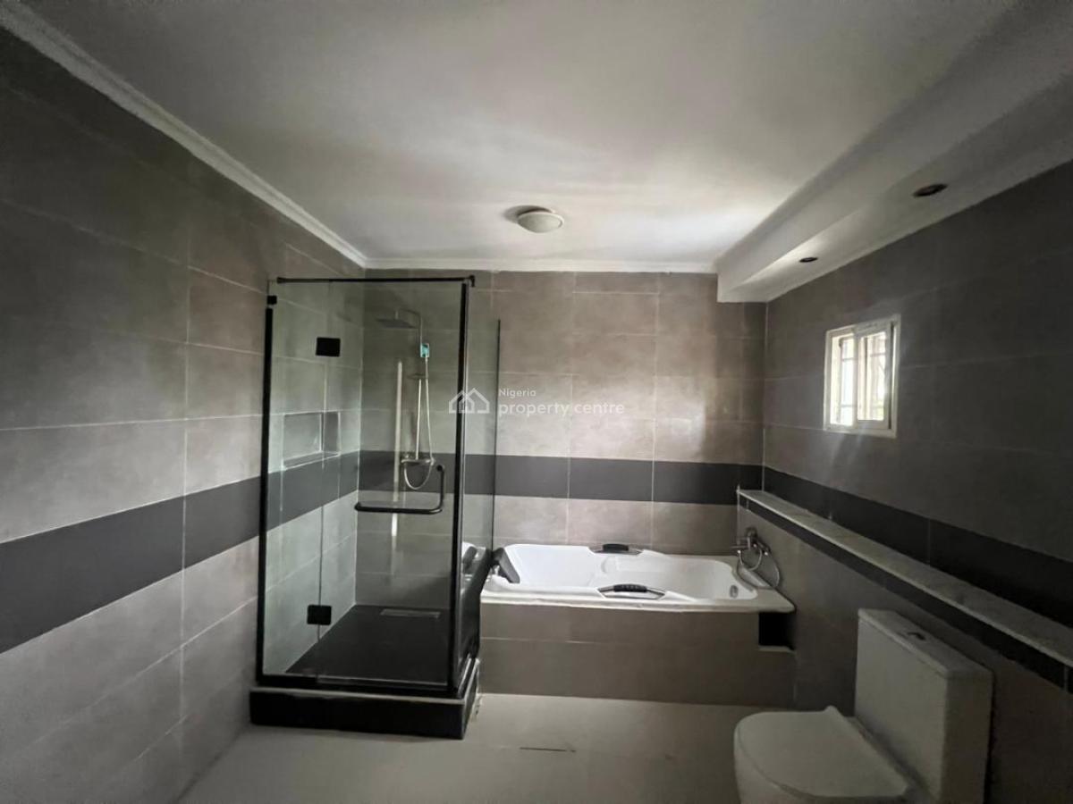 Fully Serviced Massive 3 Bedrooms Maisonette, Bq/ Laudry Room, Lekki Phase 1, Lekki Phase 1, Lekki, Lagos, House for Rent