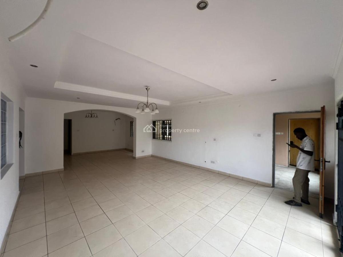 Fully Serviced Massive 3 Bedrooms Maisonette, Bq/ Laudry Room, Lekki Phase 1, Lekki Phase 1, Lekki, Lagos, House for Rent