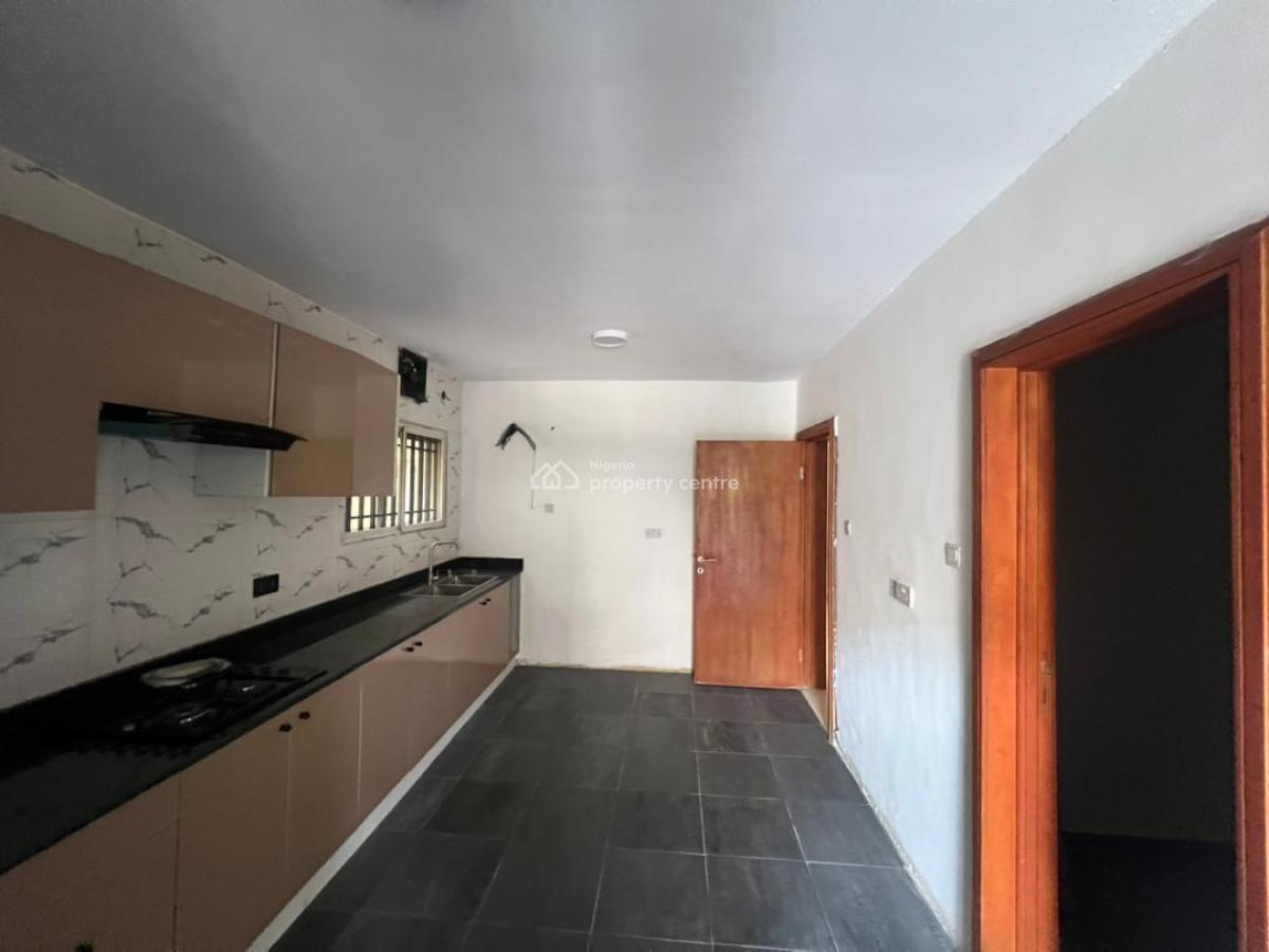 Fully Serviced Massive 3 Bedrooms Maisonette, Bq/ Laudry Room, Lekki Phase 1, Lekki Phase 1, Lekki, Lagos, House for Rent