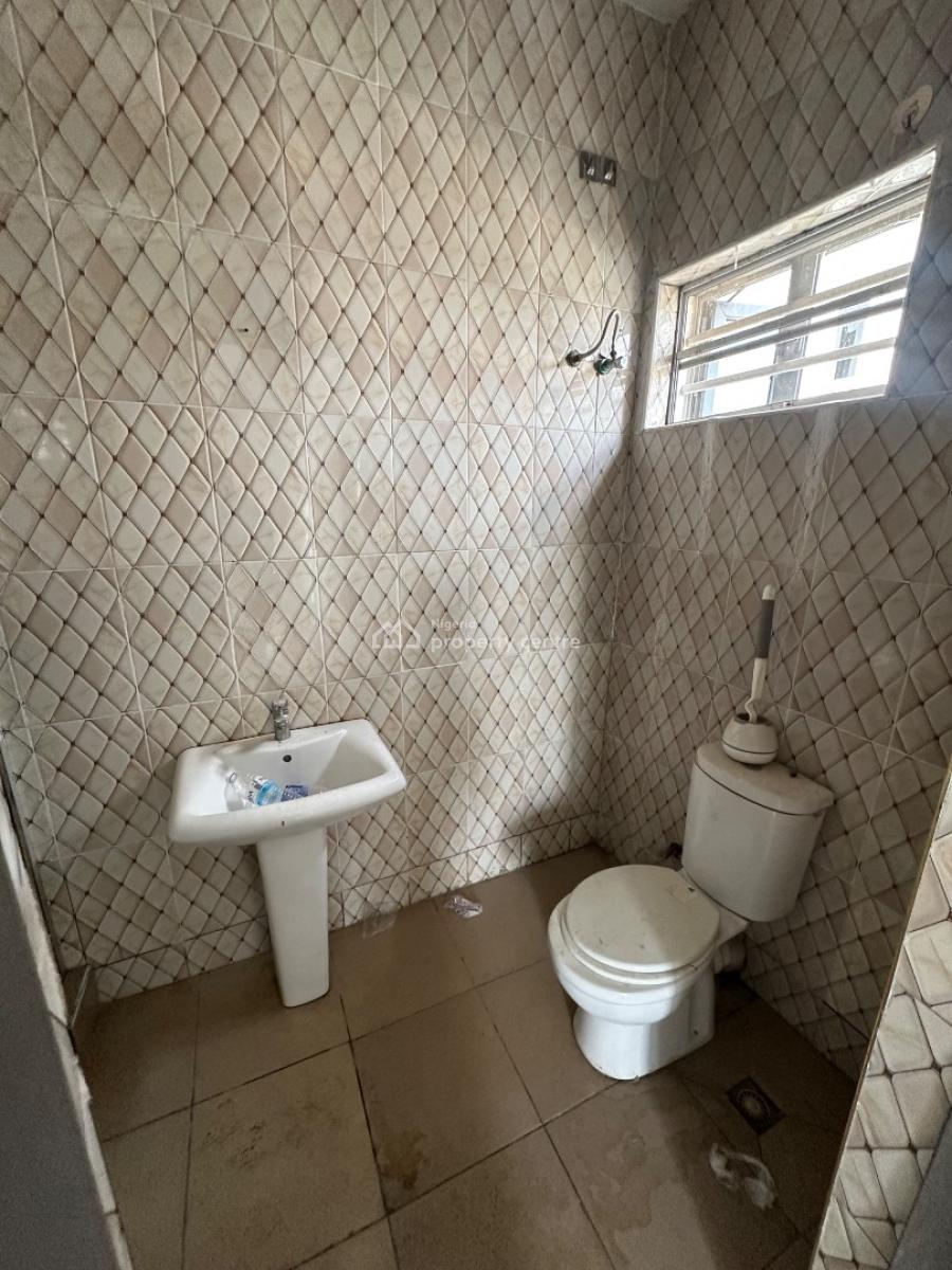 Three Bedroom Flat (2nd Floor), Ilasan, Lekki, Lagos, Flat / Apartment for Rent