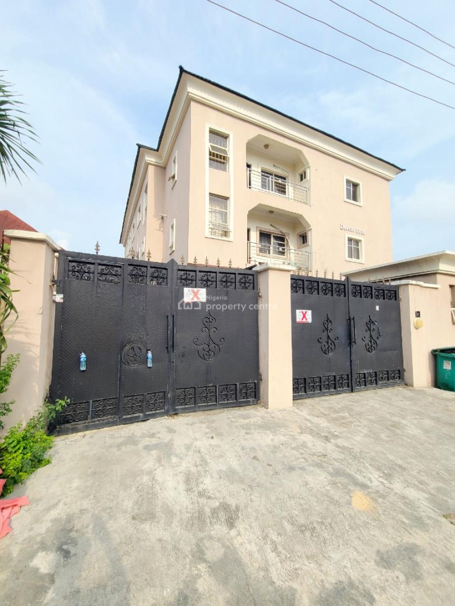 Spacious 3 Bedroom Flat Upstairs, Chevy View Estate, Lekki, Lagos, Flat / Apartment for Sale