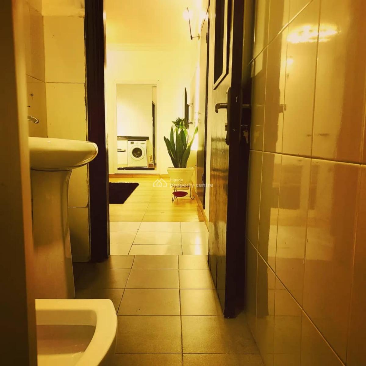 1 Bedroom, Ikeja Gra, Ikeja, Lagos, Mini Flat (room and Parlour) Short Let