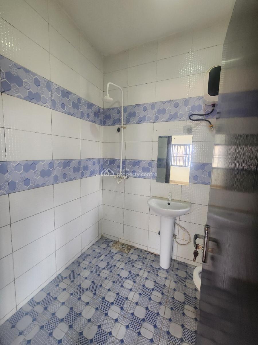 Spacious 2bedroom Apartment in Lekki 1, Off Admiralty Way, Lekki Phase 1, Lekki, Lagos, Flat / Apartment for Rent