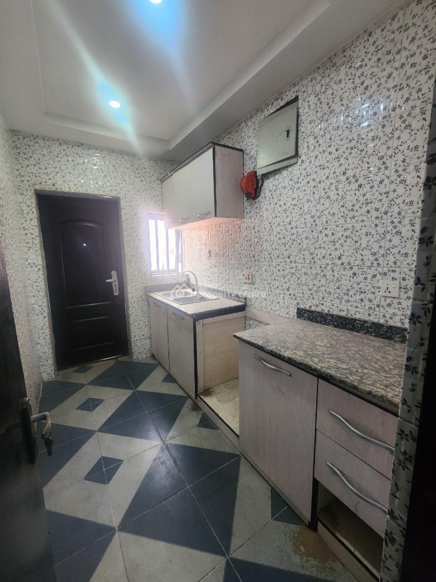 Spacious 2bedroom Apartment in Lekki 1, Off Admiralty Way, Lekki Phase 1, Lekki, Lagos, Flat / Apartment for Rent