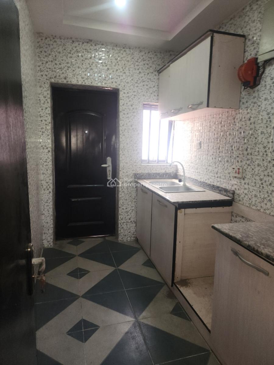 Spacious 2bedroom Apartment in Lekki 1, Off Admiralty Way, Lekki Phase 1, Lekki, Lagos, Flat / Apartment for Rent