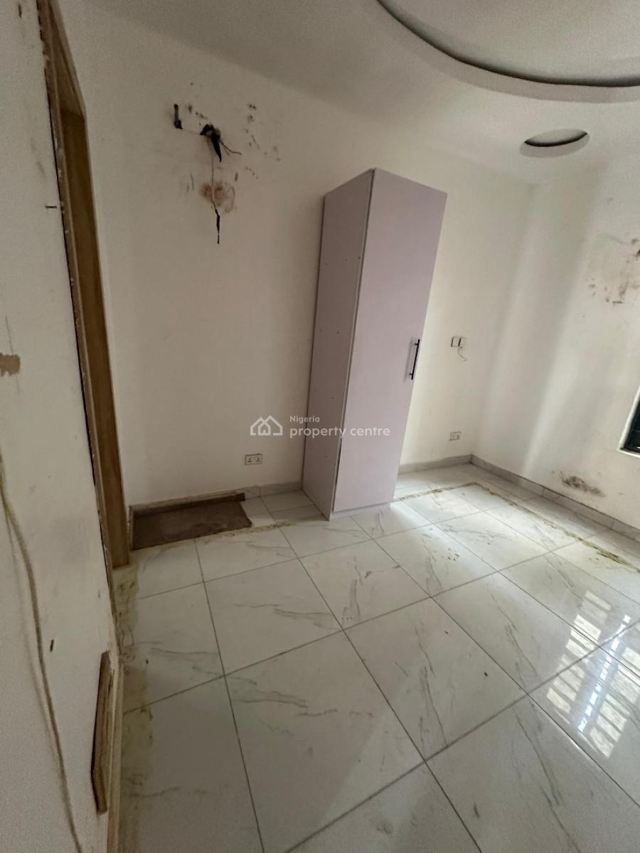 Spacious 1st Floor, Ilasan, Lekki, Lagos, Flat / Apartment for Rent