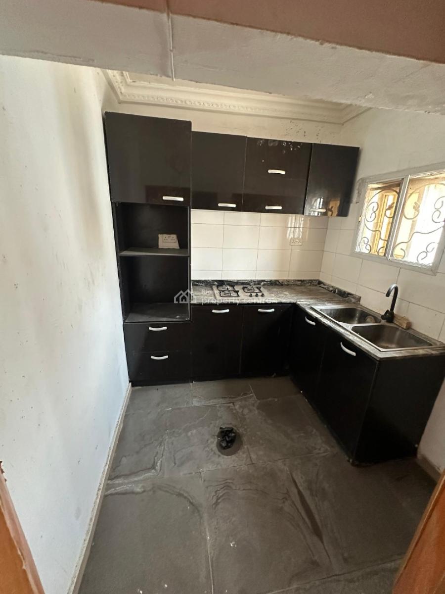 Spacious and Luxurious Upstairs, Ilasan, Lekki, Lagos, Flat / Apartment for Rent